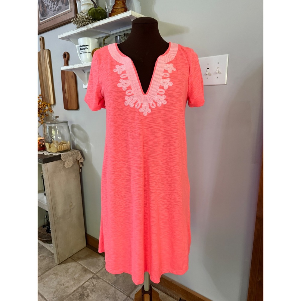 Lilly Pulitzer Maisy T-Shirt Dress Size M Pink Embroidered V-Neck beach resort